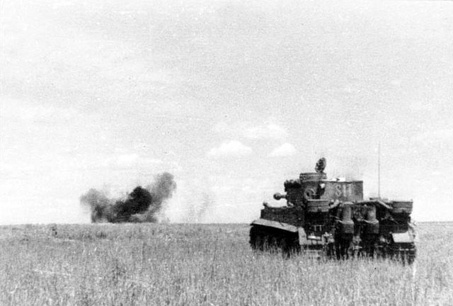 640px-Bundesarchiv_Bild_101III-Groenert-019-23A,_Schlacht_um_Kursk ...